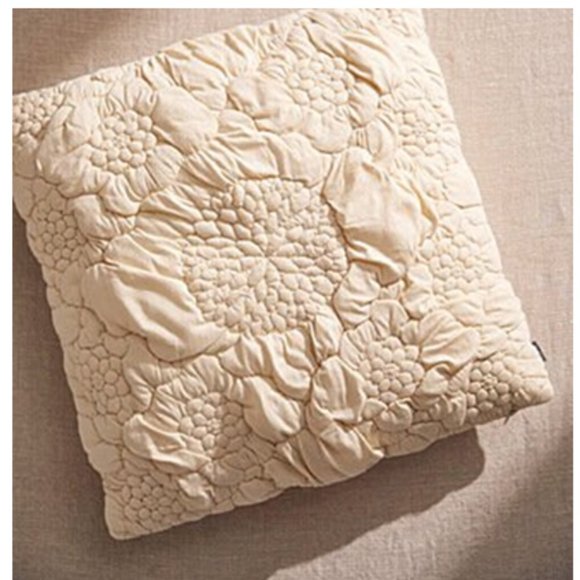European Home Other - NEW Set of 2 White Cotton Quilted Pillow Shams, Cutwork & 3-D Applique!